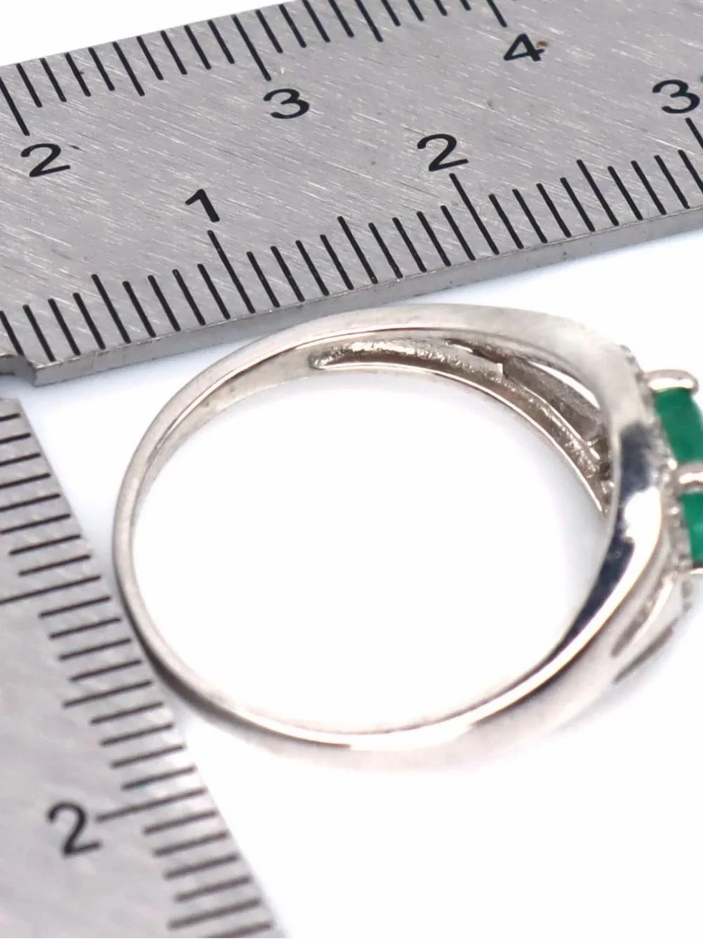 Stunning Natural Emerald .80CT & Zircon Halo 925 Sterling Silver Ring Size 7